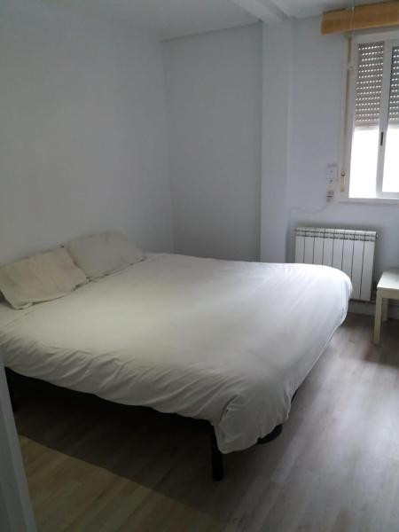 Príncipe habitaciones, Book Homestay Centro Madrid, near Edificio Grassy