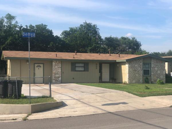 Larger Piece of Heaven near Lackland Air Force Base, Buchen Sie Ferienhaus San Antonio Bexar County