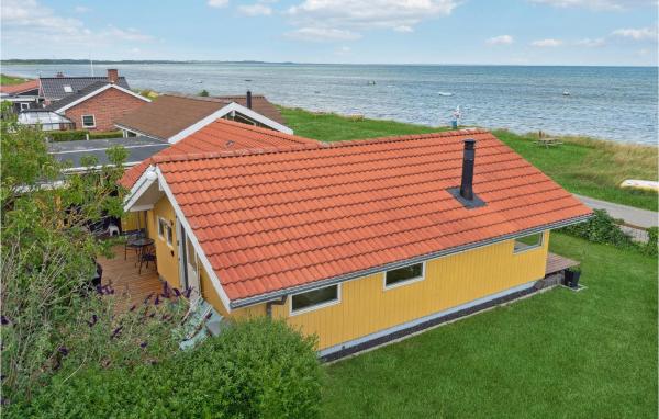 Awesome Home In Allingåbro With Kitchen, Réserver Maison de vacances Allingåbro 