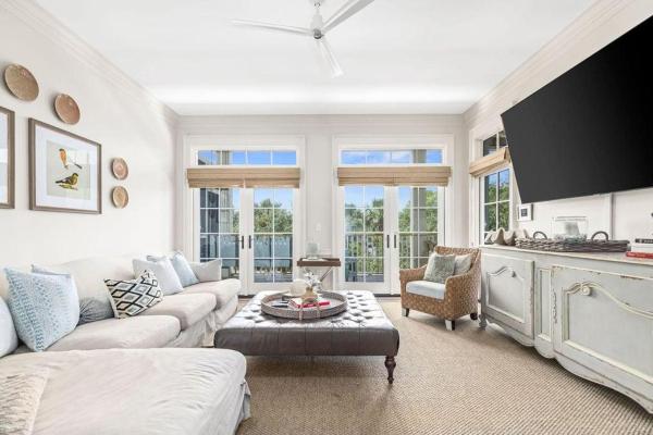 Ave 30A by Coastal Dreamin, Buchen Sie Ferienhaus Villen in Florida, Villa