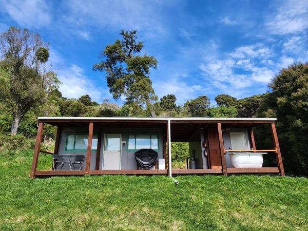 Glenwood Akaroa Bush Retreat - Kanuka Hut, Buchen Sie Bed & Breakfast Akaroa 