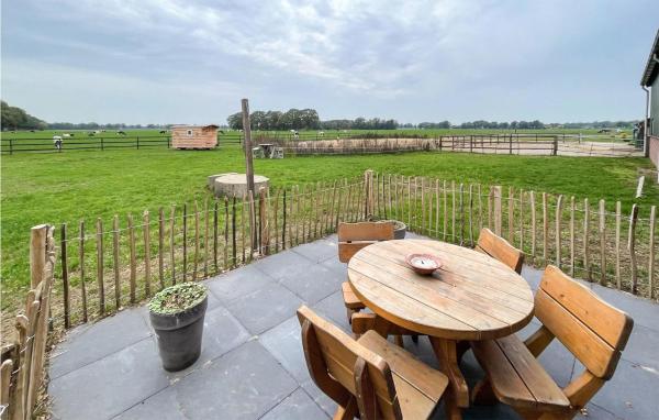 Pet Friendly Home In Beltrum, Reserva ahora Casa o chalet Hoteles en Güeldres con aparcamiento, Aparcamiento