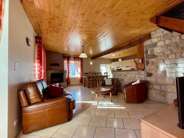 Gîte chaleureux avec cheminée près du Puy-en-Velay, idéal pour familles et séjours professionnels - FR-1-582-349, Prenota Casa vacanze Hotel a Alvernia con parcheggio, Parcheggio