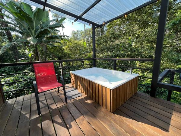 Cabaña tipo glamping en finca cafetera con zonas verdes, avistamiento de aves, paisaje cafetero, Reserva ahora Camping San Francisco Cundinamarca