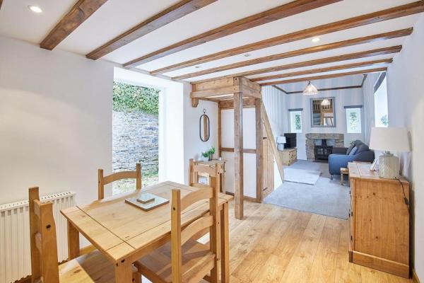 Woodland cottage in Cornwall with walled garden, Buchen Sie Ferienhaus Hotels in Cornwall mit Parkplatz, Parkplätze