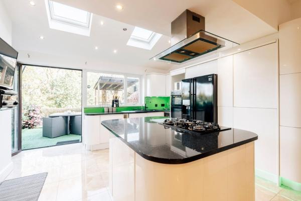 Luxury Unique Townhouse with Hottub & Pizza Oven, Reserva ahora Villa Bolton Gran Mánchester