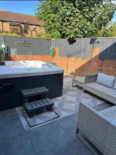 Town center cottage with Hot tub, Buchen Sie Ferienhaus Hotels in Schottland mit Parkplatz, Parkplätze