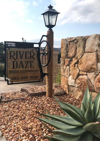 River Daze, Buchen Sie Pension Still Bay 