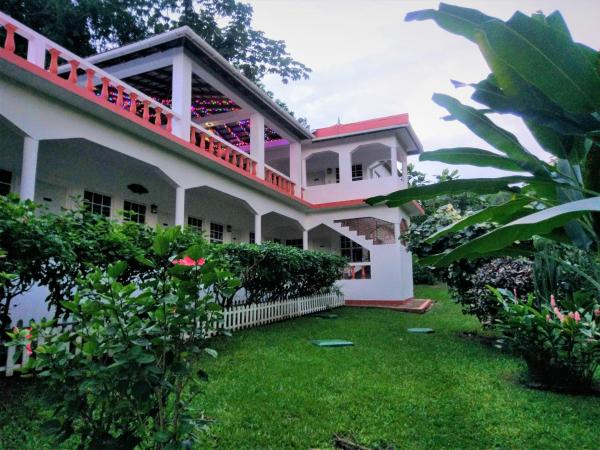 Polish Princess Guest House, Buchen Sie Pension Halbinsel Titchfield Jamaika