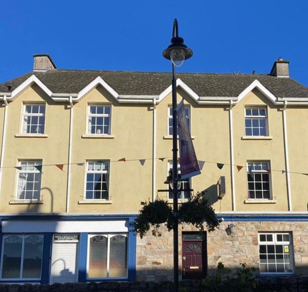 Paddy Macs Self Catering Holiday Bar, Buchen Sie Ferienhaus Drumshanbo Leitrim