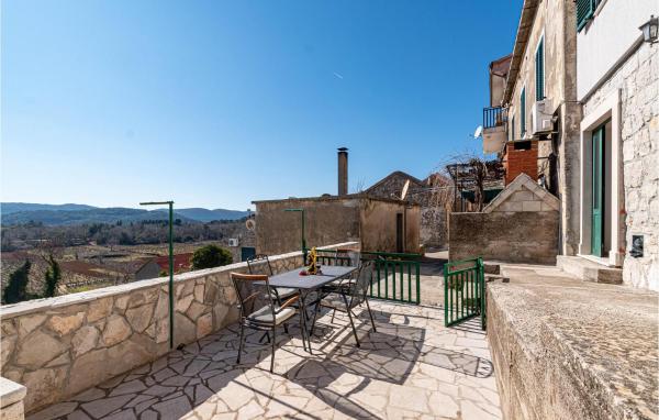 Amazing Home In Kuna With Kitchen, Buchen Sie Ferienhaus Kuna Peljeska Pelješac