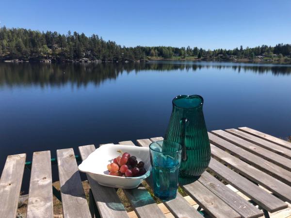 Lyseren waterfront cabin, Buchen Sie Ferienhaus Omberg 
