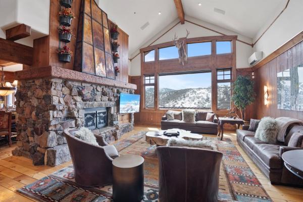Tall Timber Lodge, Buchen Sie Ferienhaus Hotels in Utah mit Parkplatz, Parkplätze