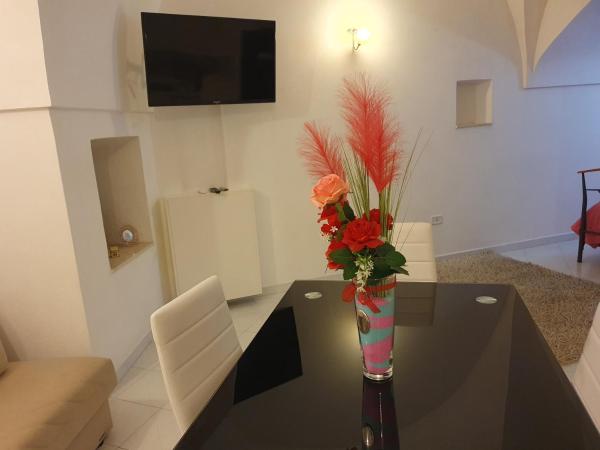 La Dimora del Conte By il Nido Di Edera, Buchen Sie Ferienhaus Hotels in Itria-Tal mit Parkplatz, Parkplätze