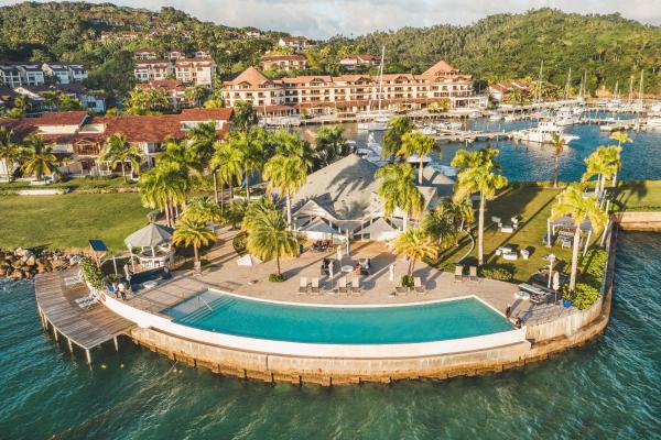 Breakfast Included Marina Town House at Puerto Bahia, Buchen Sie Villa Hotels in Samana mit Parkplatz, Parkplätze