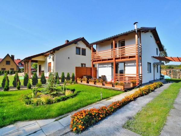 Holiday house with garden in Dabrowica, Reserva ahora Casa o chalet Dąbrowica Pomerania Occidental