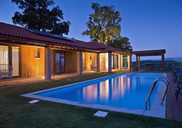 Casa do Sobreiro / Casas de Basto, Book Villa Basto Norte Region