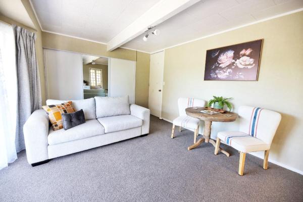 Cozy 1BR stay in Taupo Central, Buchen Sie Pension Hotels in Nordinsel mit Parkplatz, Parkplätze