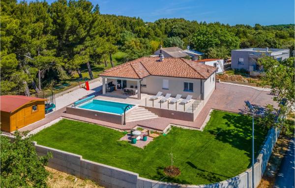 Gorgeous Home In Medulin With Wifi, Reserva ahora Casa o chalet Hoteles en Pula con aparcamiento, Aparcamiento
