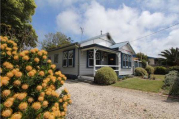 Lighthouse Retreat, Buchen Sie Ferienhaus Apollo Bay 