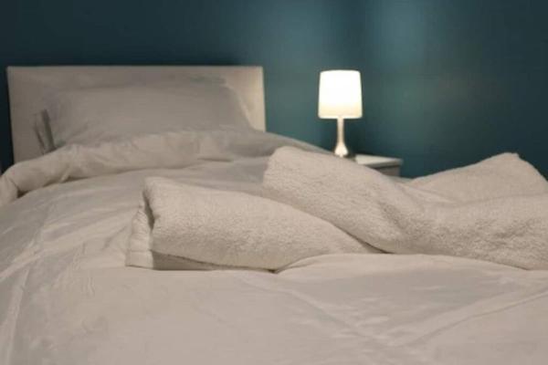 LARGE 12 Guests 5 Bedroom House in Birmingham City Centre, Buchen Sie Ferienhaus Cottages in West Midlands, Cottage