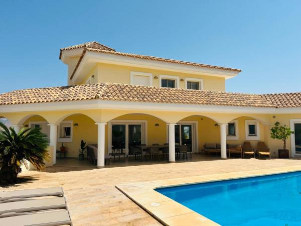 Luxurious villa in the sun, Prenota Villa Hotel a Costa del Sol con piscina, Piscina