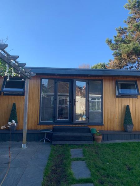 Lindas LODGE Free PARKING air con plus provisions included, Buchen Sie Ferienhaus Hove Provinz East Sussex
