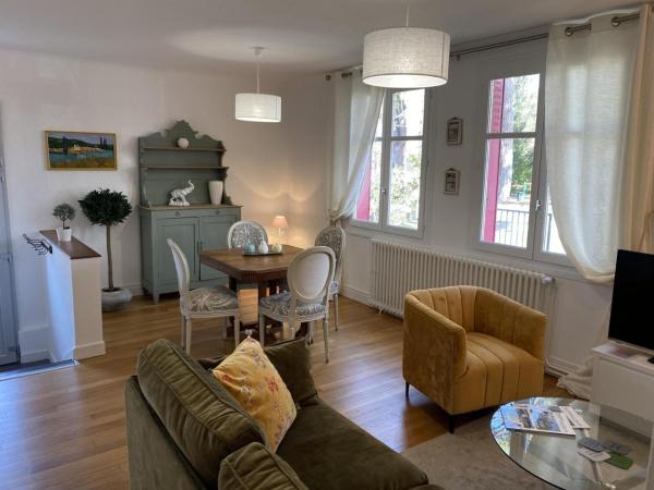 Charmante maison avec jardin en face du parc, proche commerces et attractions touristiques - FR-1-489-333, Prenota Casa vacanze Cottage a Allier, Cottage