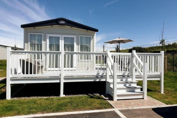 The Sea Breeze - 8 Berth Premium Caravan in Camber Sands, Buchen Sie Ferienhaus Hotels in Sussex mit Pool, Schwimmbad
