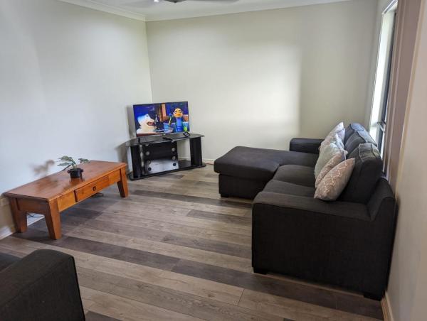 Christa\s 4Bedroom Entire Private House Gladstone City, Book Vacation Home Gladstone Southern Great Barrier Reef