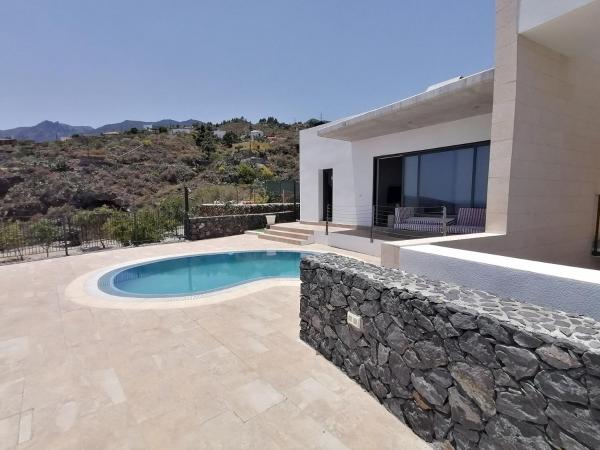 VILLA “LA FLORIDA” - WONDERFUL VIEWS - POOL - WIFI, Buchen Sie Villa Ferienhäuser in Teneriffa, Cottage