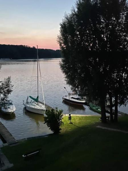 Mieszkanie nad jeziorem z własną linią brzegową, Réserver Maison de vacances Ilawa 