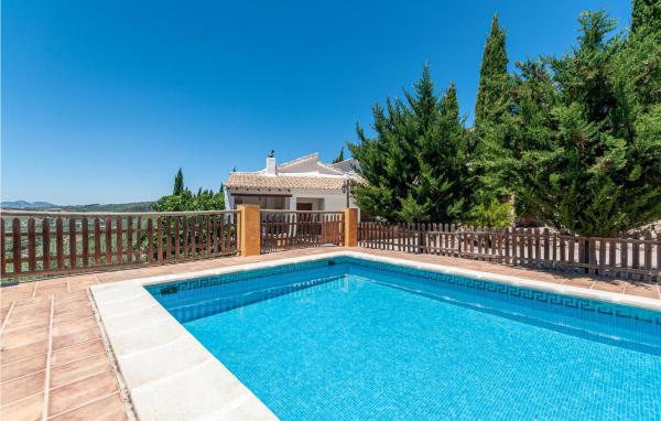 Stunning Home In Montefrio With Kitchen, Buchen Sie Ferienhaus Hotels mit Pool in Granada, Schwimmbad