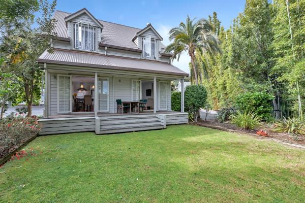 Russell Cottages - Russell Holiday Home, Buchen Sie Ferienhaus Hotels in Nordinsel mit Parkplatz, Parkplätze