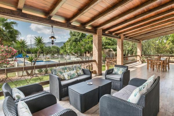 VILLA FINA, Buchen Sie Villa Hotels mit Pool in Murcia, Schwimmbad