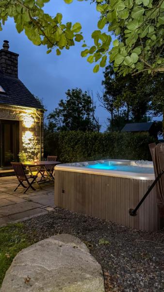 Bluebell Cottage - with hottub, Prenota Affittacamere Newry Contea di Down