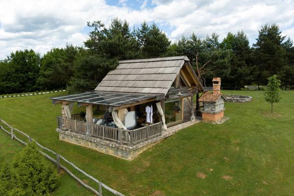 Holiday Home Ernest Železni with hot tub, Buchen Sie Chalet Ivančna Gorica 