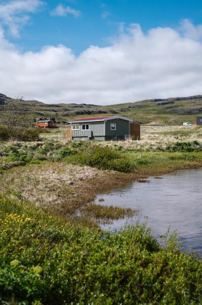 Hvammur 5 with private hot tub, Prenota Casa vacanze Gjogur Islanda