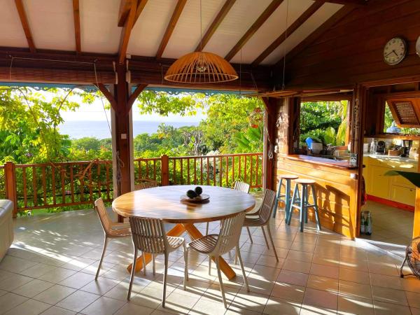 Villa Nature caraïbe lodge, vue mer, piscine privée, Reserva ahora Villa Deshaies Basse-Terre