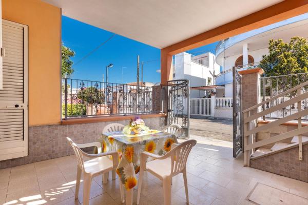 Villino Valentina by BarbarHouse, Buchen Sie Ferienhaus Torre Lapillo Porto Cesareo