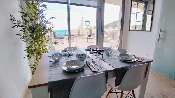 Casa La Xiqueta Playa,160m2,Vistas al mar+WIFI, Book Vacation Home Cottages in Azahar Coast, Cottage