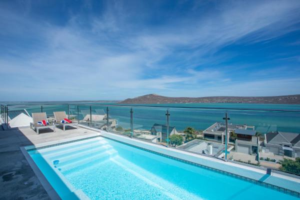 THE VIEW LANGEBAAN LAGOON VILLA WITH HEATED POOL and SOLAR ENERGY, Buchen Sie Villa Langebaan Westkap