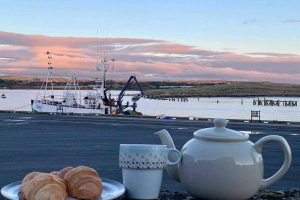 On The Harbour - unrivalled views of Ambles harbour and estuary, Buchen Sie Ferienhaus Amble 