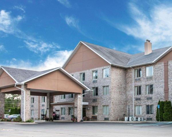 Comfort Inn Whitehall near Michigans Adventure, Prenota Hotel Whitehall Michigan