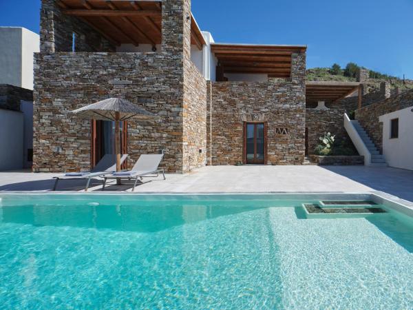 Stone villa with a sea water swimming pool and a sea and sunset view, Prenota Casa vacanze Hotel a Kea con parcheggio, Parcheggio