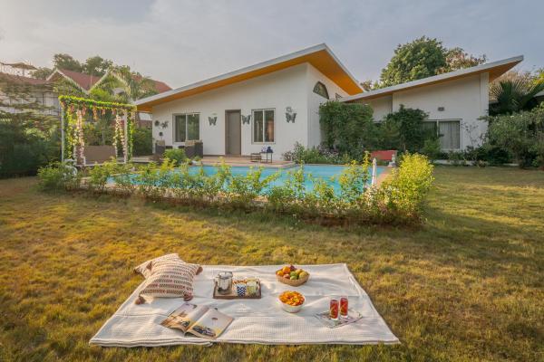 SaffronStays Roselle, Malavli - pet-friendly pool villa with modern interiors, Réserver Villa Cottages à Maharashtra, Cottage