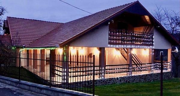 Pensiunea La Buru, Prenota Casa vacanze Cottage a Hunedoara, Cottage