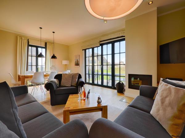 Reetland am Meer - Luxus Reetdachvilla mit 3 Schlafzimmern, Sauna und Kamin F08, Réserver Maison de vacances Hôtels à Rügen avec piscine, Piscine