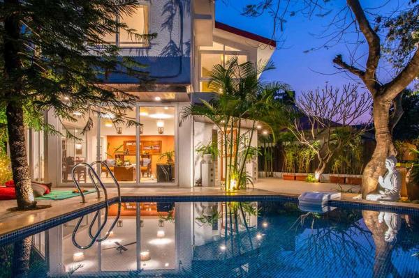 El Cottage by StayVista - An enchanting escape with Scenic views, Colonial decor & Private plunge pool, Réserver Villa Hôtels à Maharashtra avec piscine, Piscine