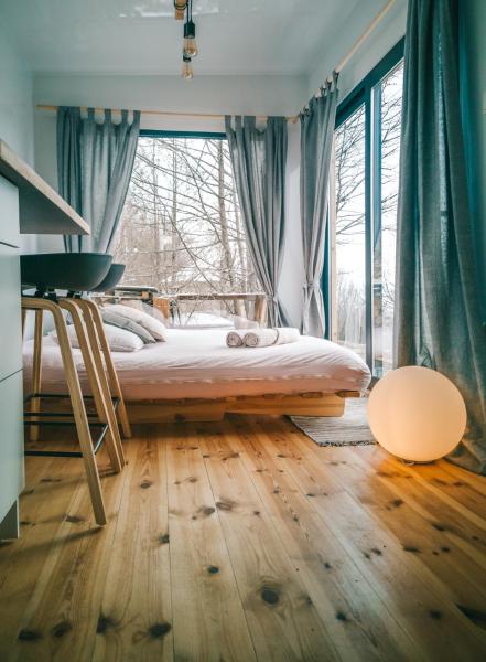 LushHills - Tiny House - Modern House On Wheels, Book Chalet Lesser Poland Hotels with a Parking, Parking